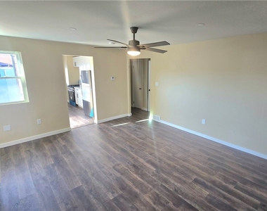 4560 Friendship Ave - Photo Thumbnail 16