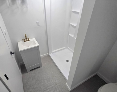 4560 Friendship Ave - Photo Thumbnail 10