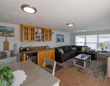 813 E 6th Avenue - Photo Thumbnail 7