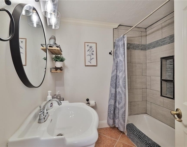 813 E 6th Avenue - Photo Thumbnail 17