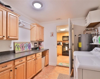 813 E 6th Avenue - Photo Thumbnail 18