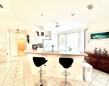 219 Venetia Avenue - Photo Thumbnail 6