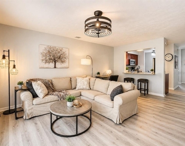 2403 Brigadoon Drive - Photo Thumbnail 5
