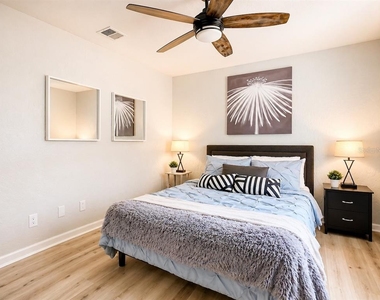 2403 Brigadoon Drive - Photo Thumbnail 3