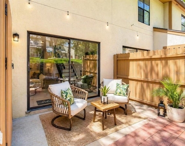 2403 Brigadoon Drive - Photo Thumbnail 8