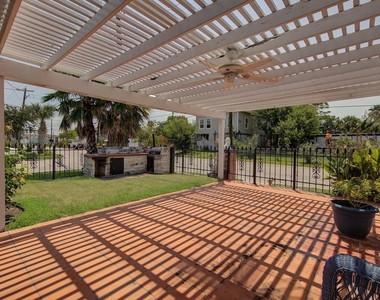 2128 59th Street - Photo Thumbnail 44