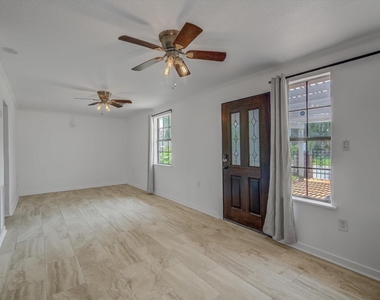 2128 59th Street - Photo Thumbnail 15
