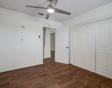 2128 59th Street - Photo Thumbnail 29