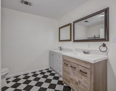 2128 59th Street - Photo Thumbnail 37