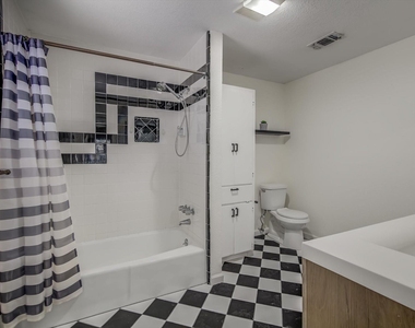 2128 59th Street - Photo Thumbnail 36