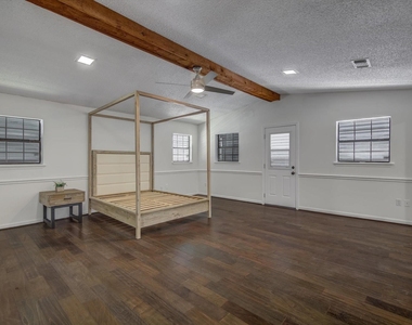 2128 59th Street - Photo Thumbnail 32