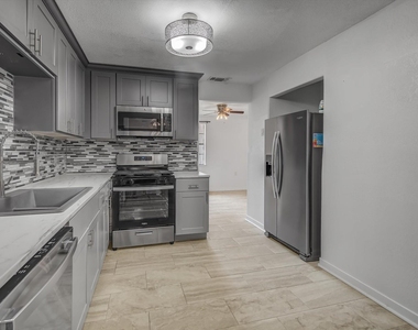 2128 59th Street - Photo Thumbnail 18