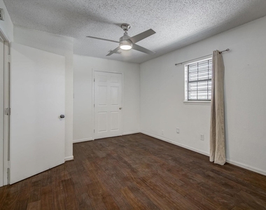 2128 59th Street - Photo Thumbnail 27