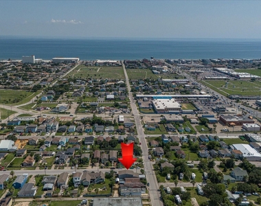2128 59th Street - Photo Thumbnail 4
