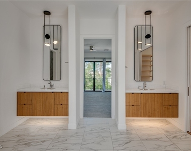 628 Edgebrook Drive - Photo Thumbnail 22