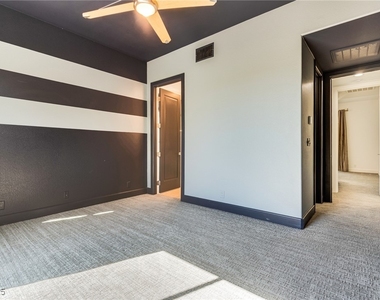 628 Edgebrook Drive - Photo Thumbnail 33