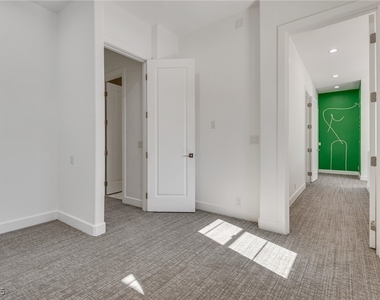 628 Edgebrook Drive - Photo Thumbnail 44