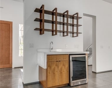 628 Edgebrook Drive - Photo Thumbnail 8