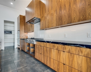 628 Edgebrook Drive - Photo Thumbnail 14