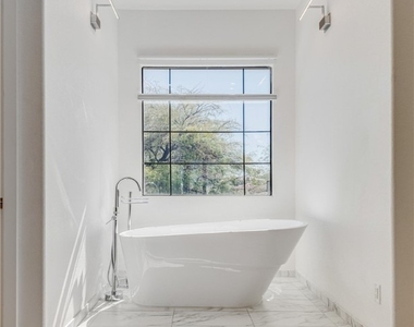 628 Edgebrook Drive - Photo Thumbnail 24