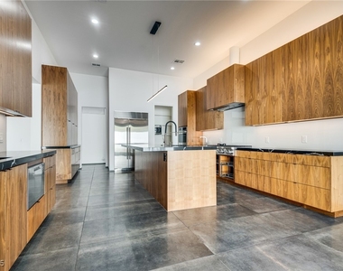 628 Edgebrook Drive - Photo Thumbnail 11