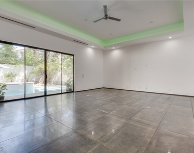 628 Edgebrook Drive - Photo Thumbnail 6