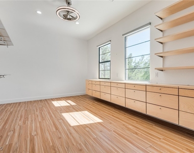 628 Edgebrook Drive - Photo Thumbnail 26
