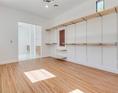 628 Edgebrook Drive - Photo Thumbnail 27