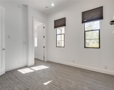 628 Edgebrook Drive - Photo Thumbnail 45