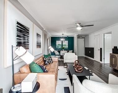 3833 Peachtree Road Ne - Photo Thumbnail 6