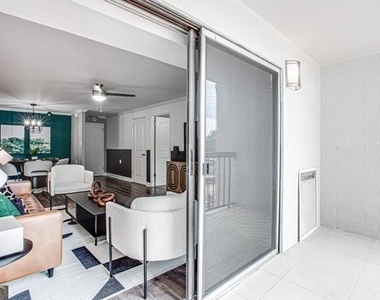 3833 Peachtree Road Ne - Photo Thumbnail 13