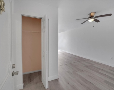 301 Croton Avenue - Photo Thumbnail 10