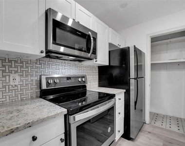 301 Croton Avenue - Photo Thumbnail 9