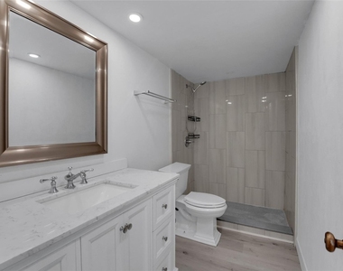 301 Croton Avenue - Photo Thumbnail 7