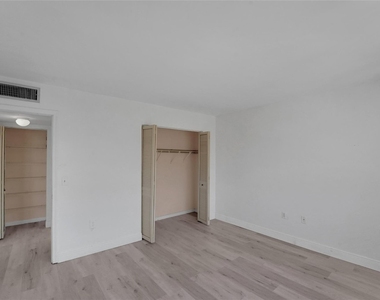 301 Croton Avenue - Photo Thumbnail 20