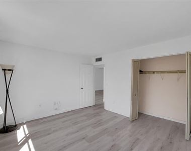 301 Croton Avenue - Photo Thumbnail 21