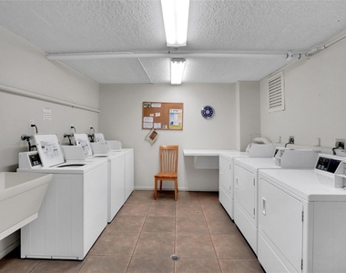 301 Croton Avenue - Photo Thumbnail 25