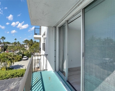 301 Croton Avenue - Photo Thumbnail 17
