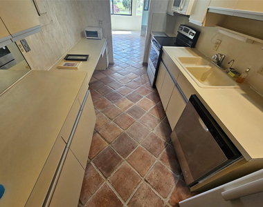 4770 Fountains Drive S - Photo Thumbnail 4