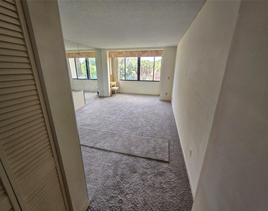 4770 Fountains Drive S - Photo Thumbnail 5
