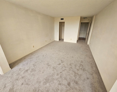 4770 Fountains Drive S - Photo Thumbnail 9