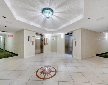 1100 Saint Charles Place - Photo Thumbnail 37