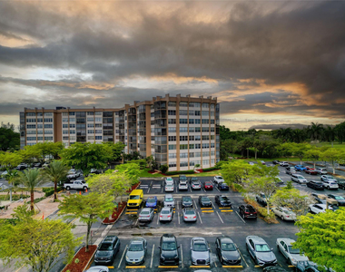 1100 Saint Charles Place - Photo Thumbnail 51