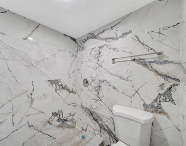 1100 Saint Charles Place - Photo Thumbnail 20
