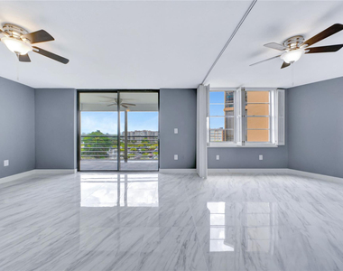 1100 Saint Charles Place - Photo Thumbnail 8
