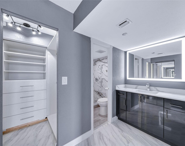 1100 Saint Charles Place - Photo Thumbnail 18