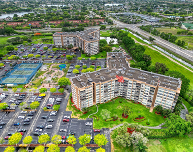 1100 Saint Charles Place - Photo Thumbnail 42
