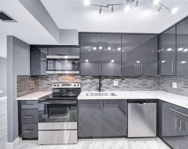 1100 Saint Charles Place - Photo Thumbnail 6