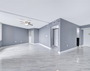 1100 Saint Charles Place - Photo Thumbnail 24