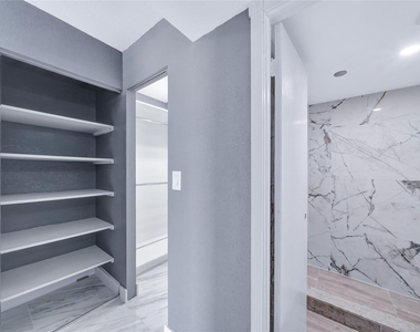 1100 Saint Charles Place - Photo Thumbnail 17